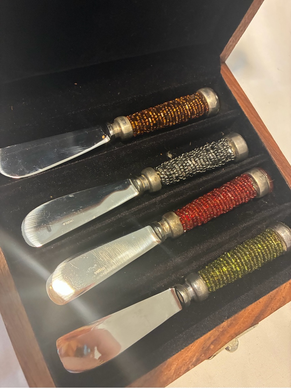 Set of 4 Beaded Handle Spreaders - Multicolor - made in India